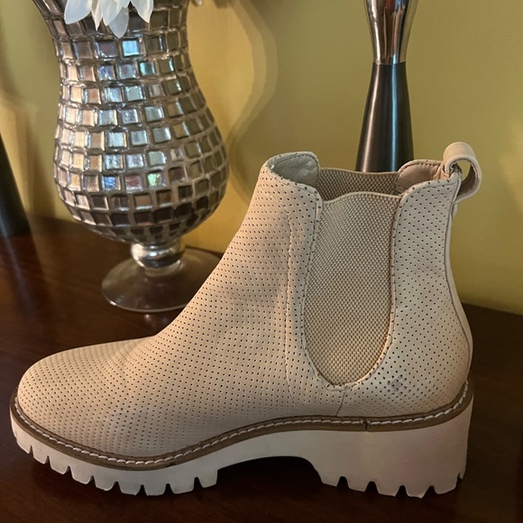 Matisse Footwear Preston Chunky Chelsea Boot Color: Natural Size:8M - Picture 4 of 8